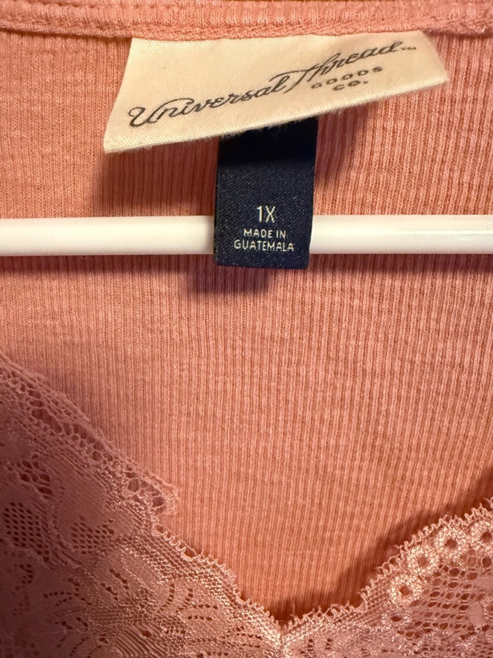 NWT Universal Thread Short Sleeve Lace Trim V-Neck Top - Picture 4 of 11